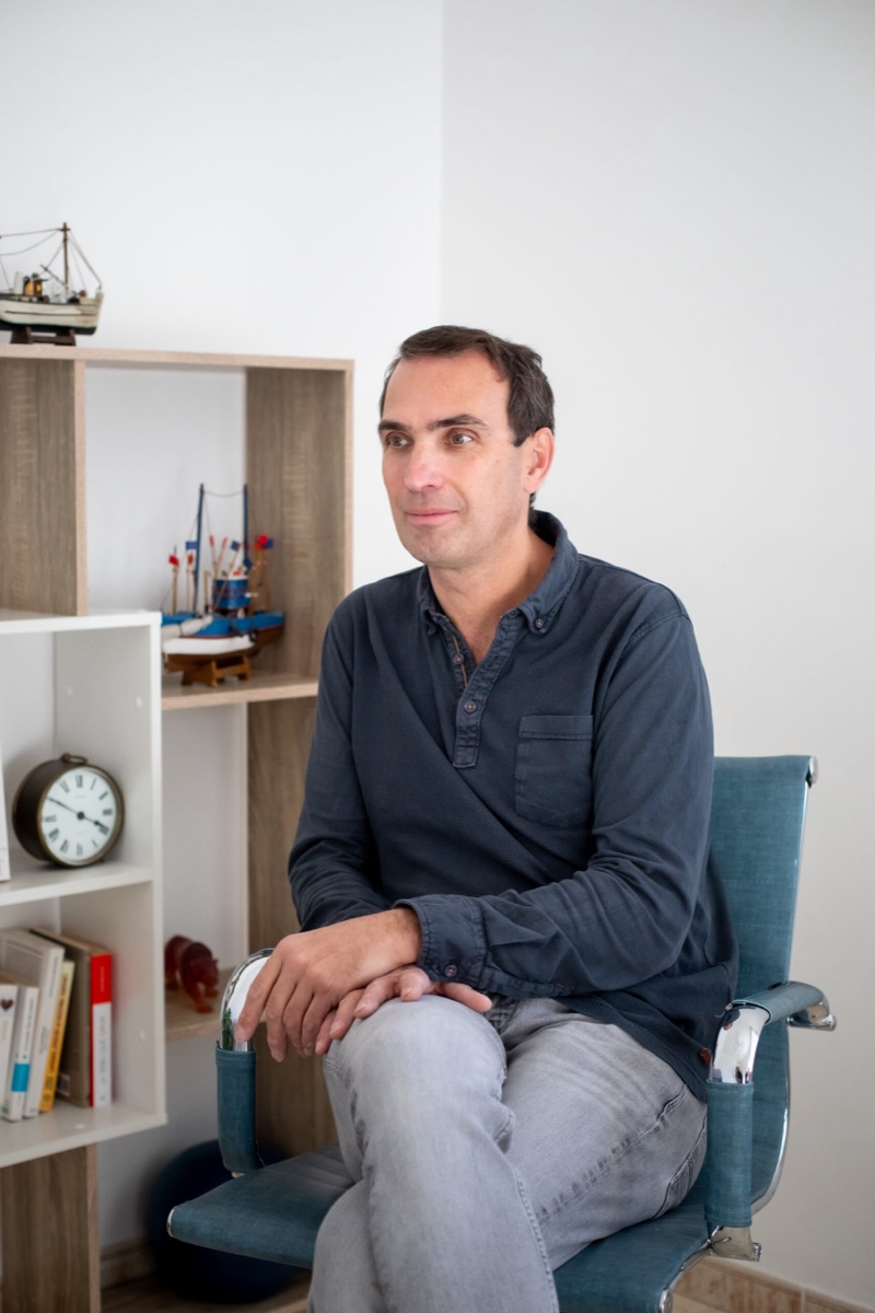 Vincent Hairie, terapeuta Gestalt, a la seva consulta de Girona